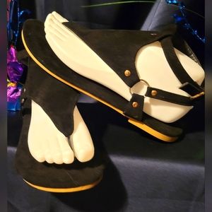 New lady's black soft leather sandle